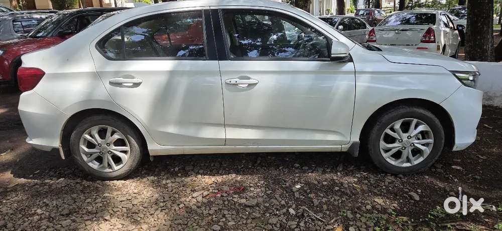 Honda Amaze Fulloption Automatic 2019 december Petrol 75000 Km Driven