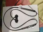 Realme 5lite bluetooth earphones neckband 1month old