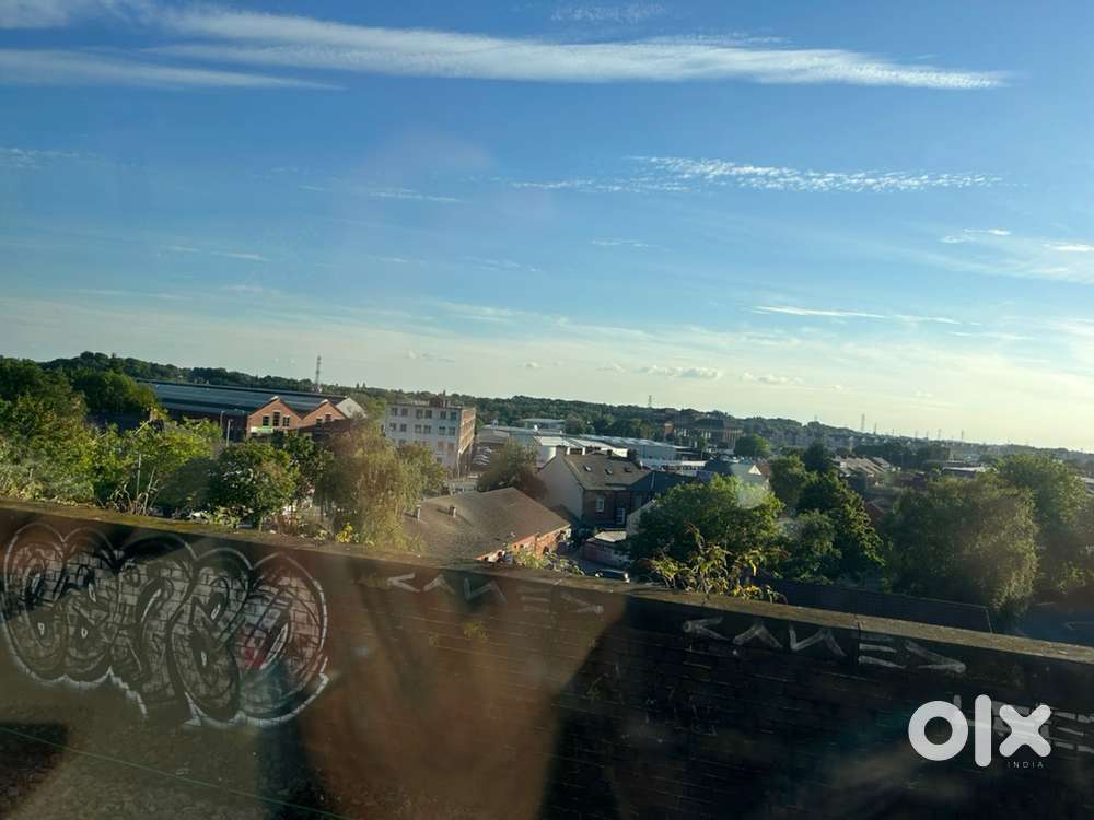 Full time house keeper required