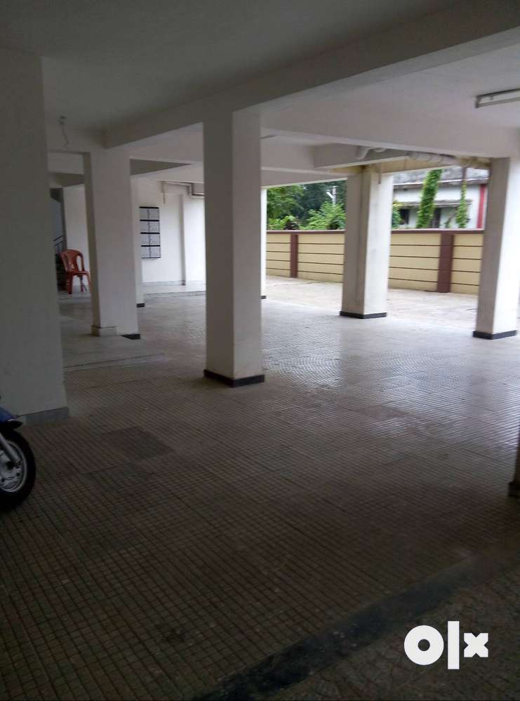 Big Spacious 3 Bhk Flat with Complex for Sale near Airport Jessore Rd