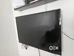 Urgent sale of 32 inch television and Samsung microwave