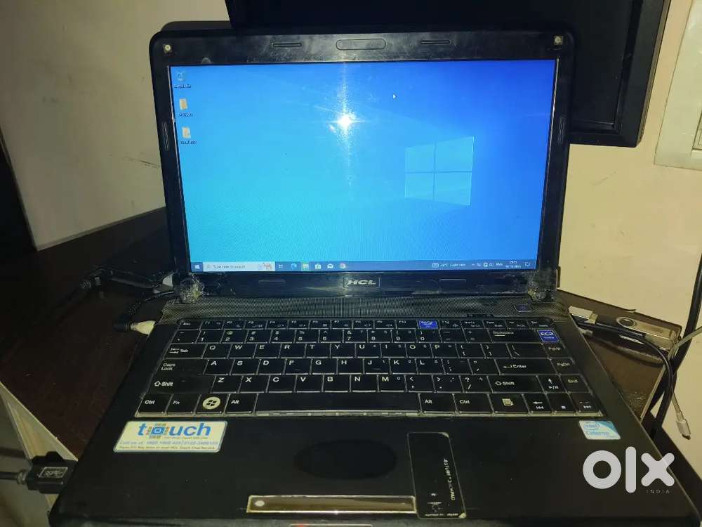 HCL Laptop Windows 10