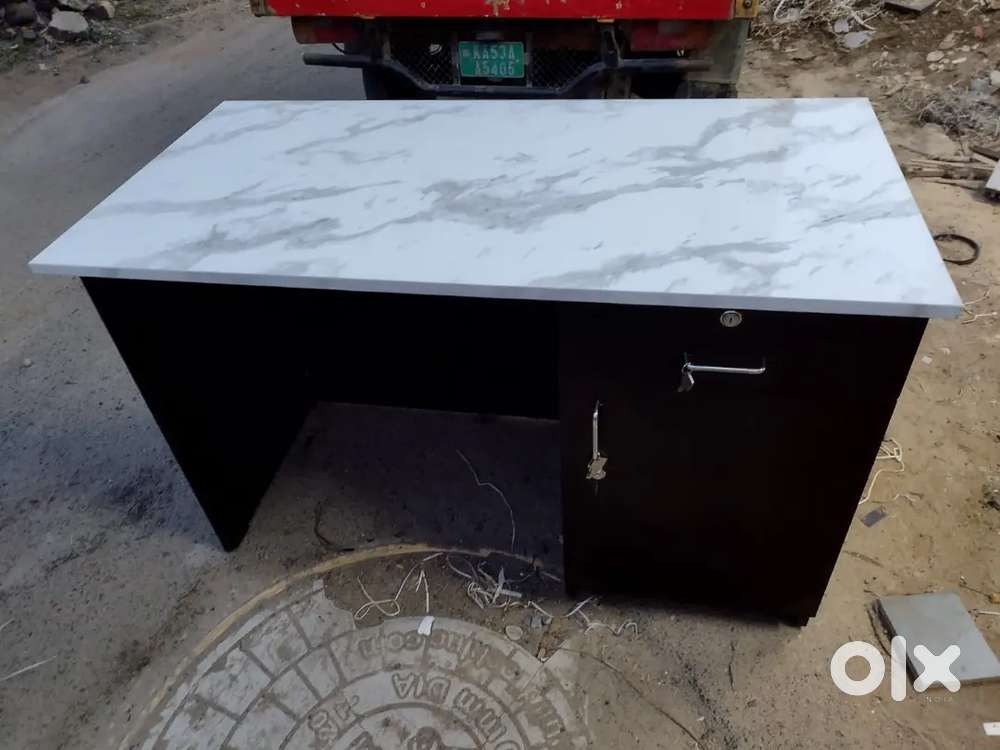 4 *2 table computer table