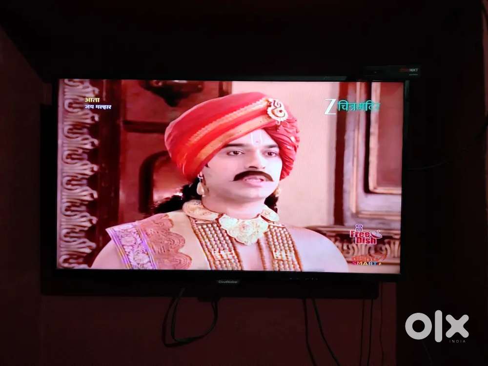 CloudWalker 40 inch 4K Ready Smart Full HD LED TV (Black)