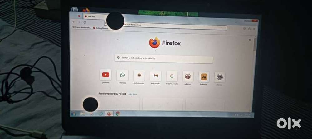 laptop bahut acxha bus 2 dot hai aur ghar hi chala hai