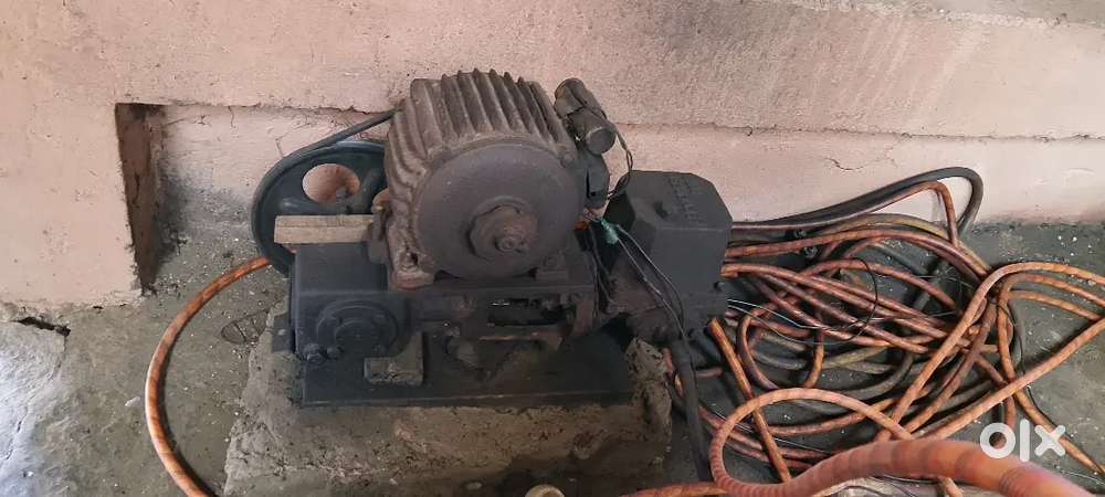 मैं अपना वाटरप्रेसर मशीन बेचना चाहता हूं जो की अच्छी कंडीशन में है