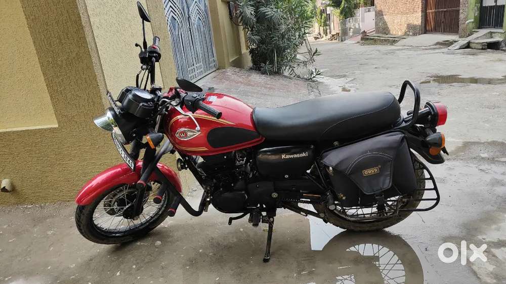 Kawasaki w175 with traditional looks