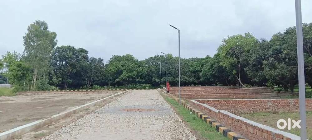 बहुत ही बेहतरीन लोकेशन पर प्लांट ले जिला पंचायत सेअप्रूव्ड सोसायटीमें