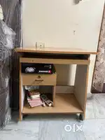 Computer table