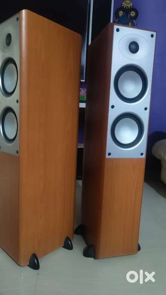 Mordaunt short tower.centre speakar