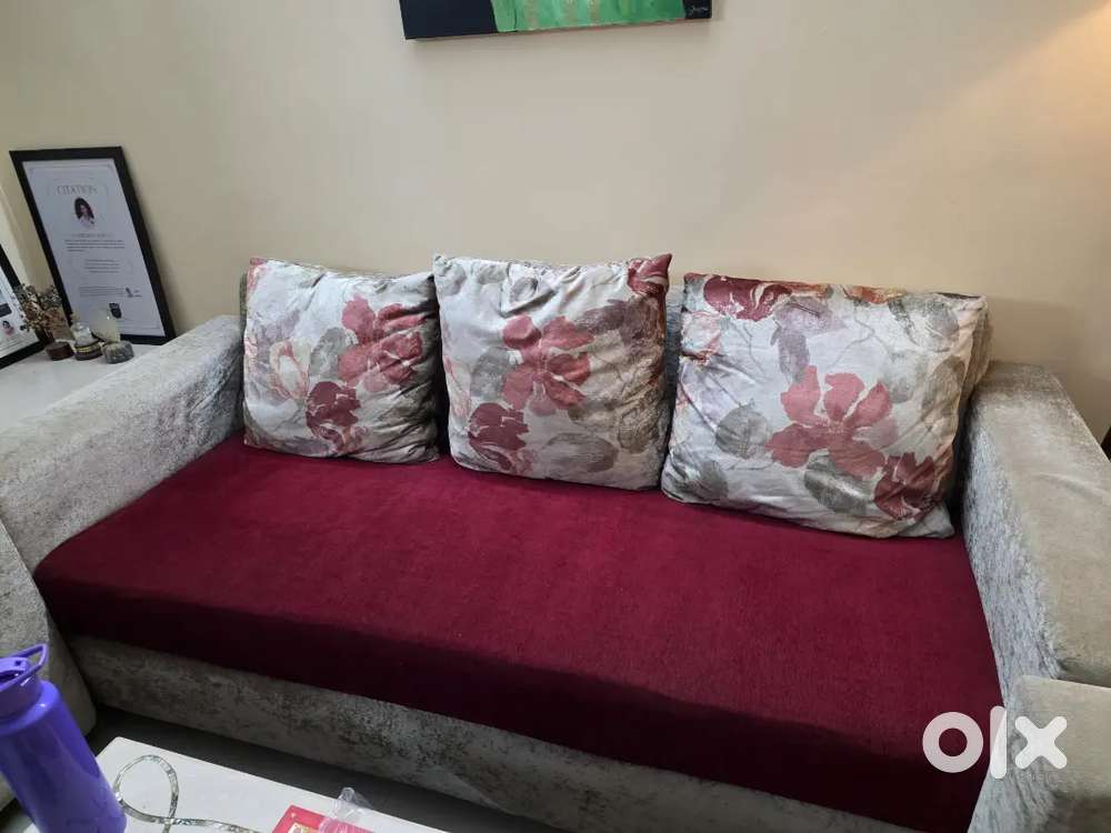 7 seater sofa and 6 seater dining table for sale