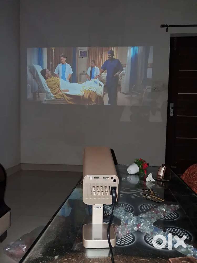 Brand new projector for sale i buy before 2 days only