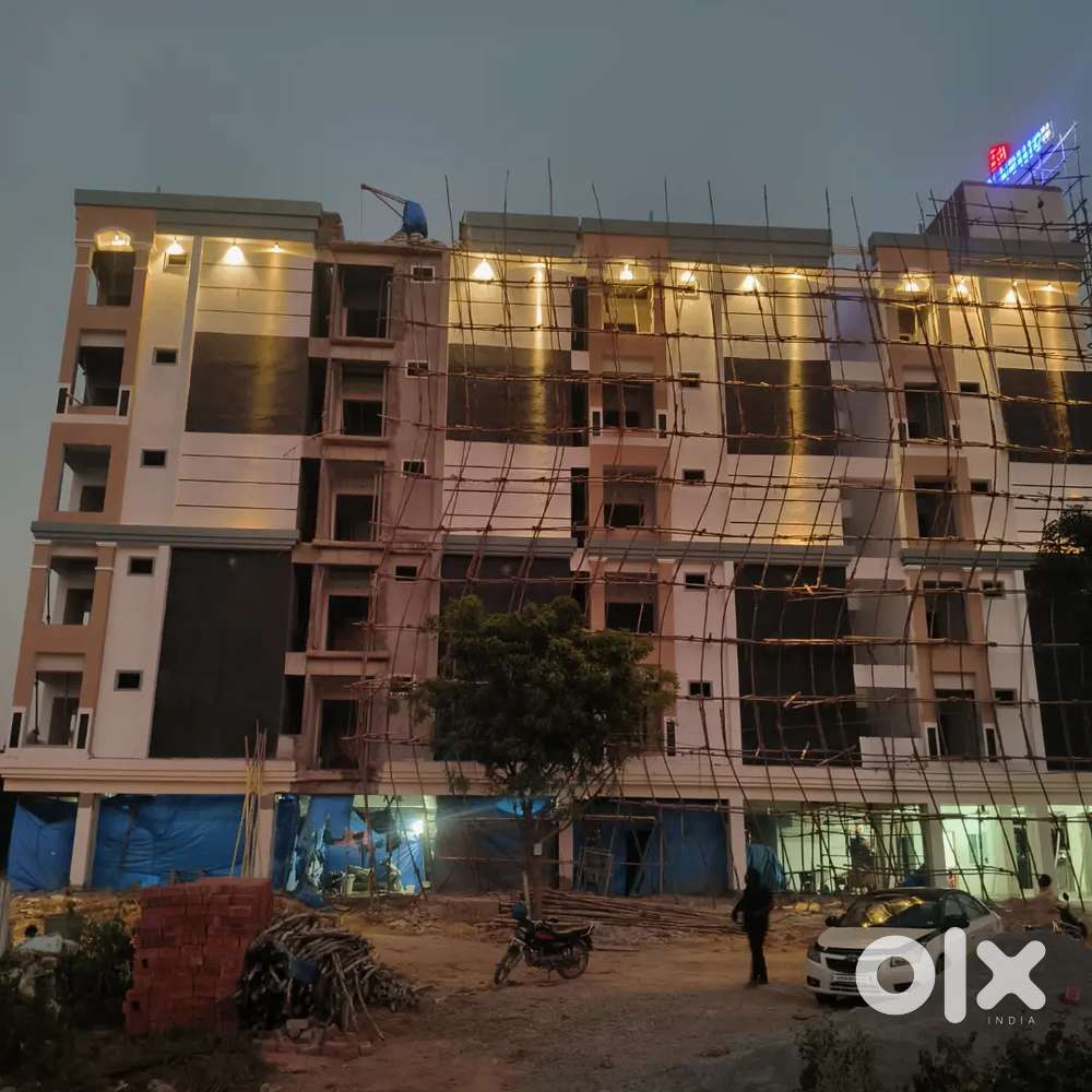 Lift available,car parking available, full water,main road building,