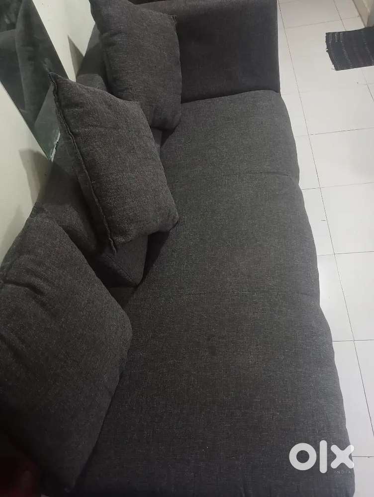 L-types sofa set with 5 pillo .grey colour