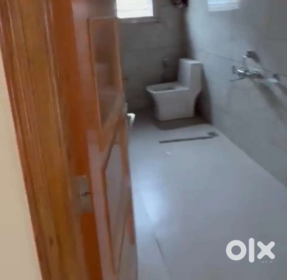 DRIVE-IN 3BHK WITH COVERED PARKING LUXURY NEAR NEW ISBT TUTIKANDI