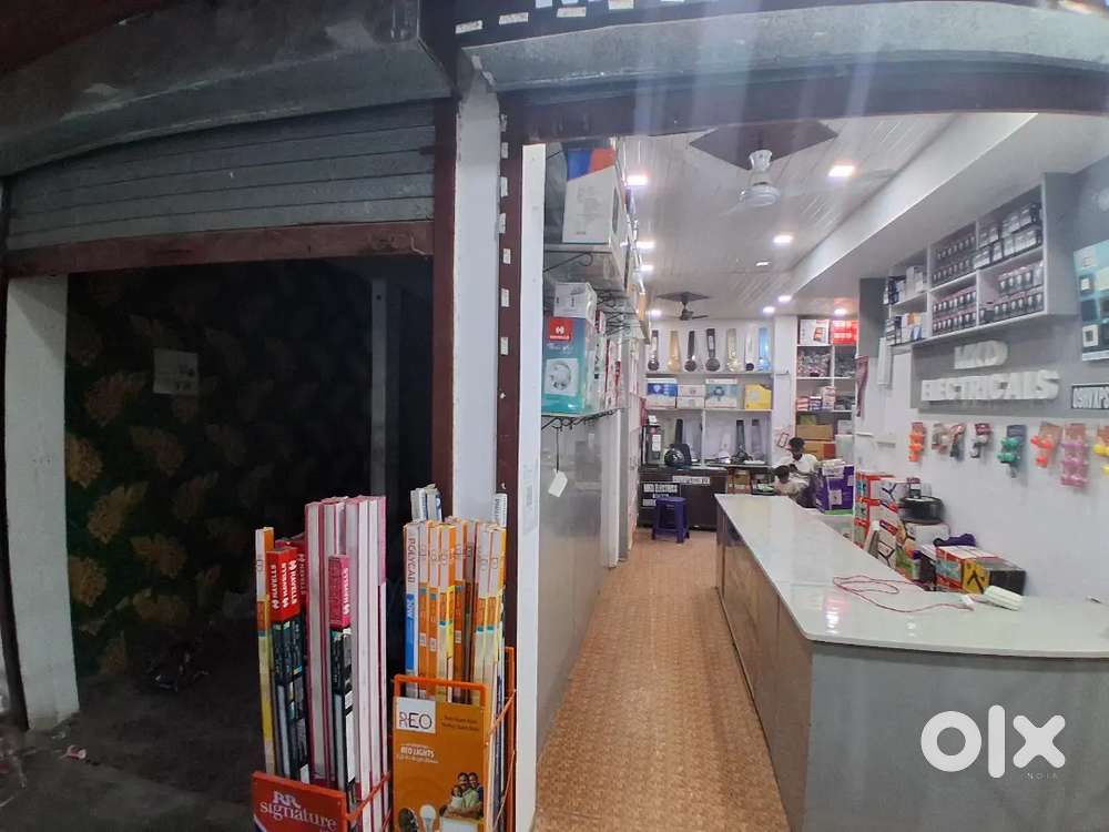 1400 sq ft commercial shop for rent on main road tedhi puliya chauraha