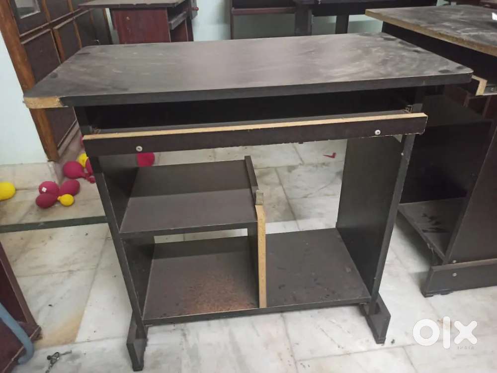 Computer tables