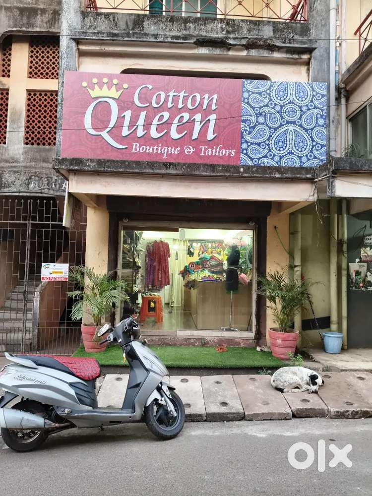 Wanted female for Boutique