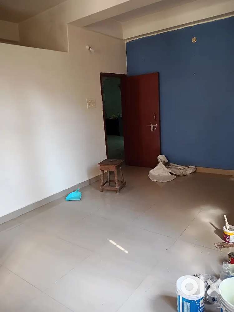 Bachelor's allowed. Ground floor. Single room with bathroom, parking