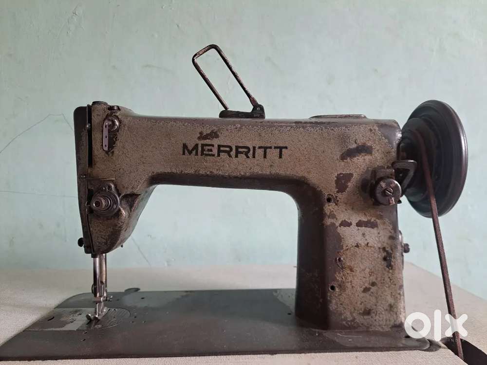MERRIT SEWING MACHINE