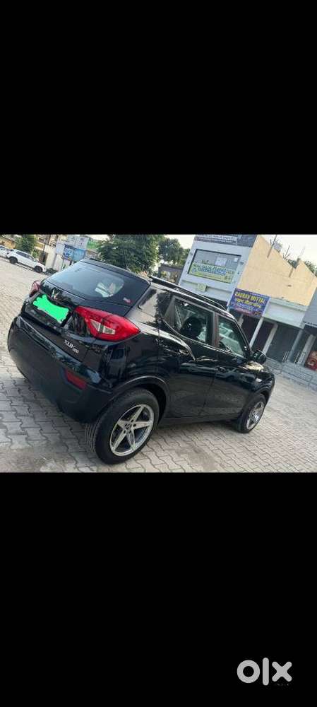 Mahindra XUV300 W8, 2024, Petrol