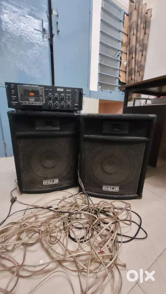 Ahuja two speaker and amplifier