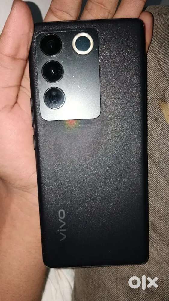 Vivo v 27 pro