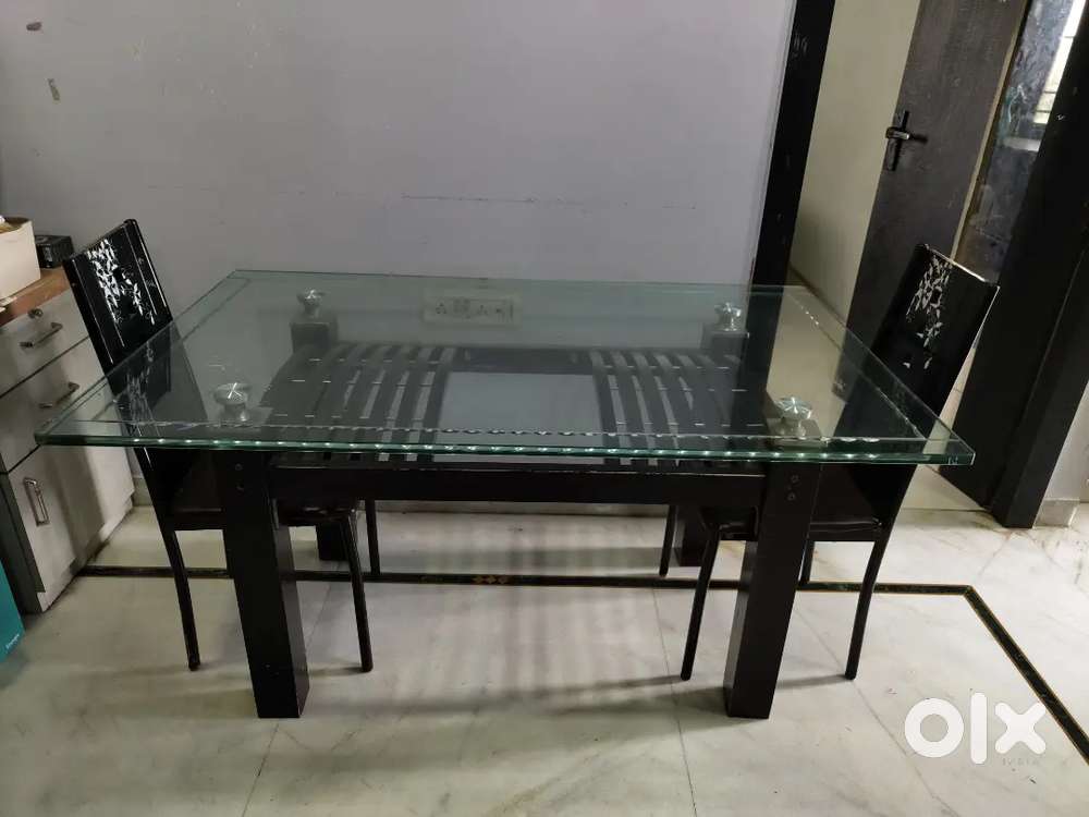 Dine in table