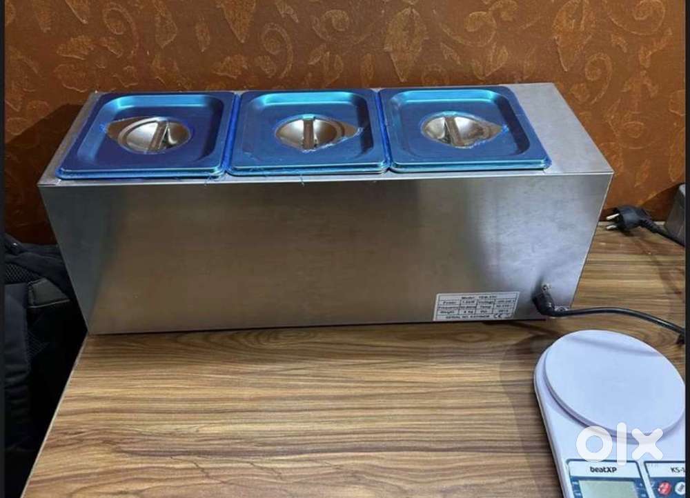 Chocolate melting machine