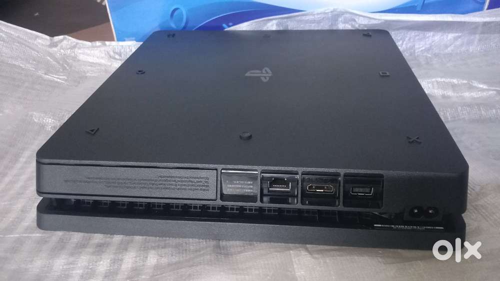 Play station 4 500 gb jet black