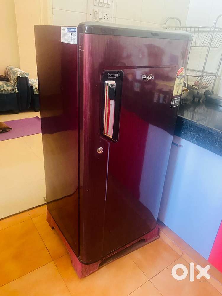 Whirlpool single door fridge, 185 liters.