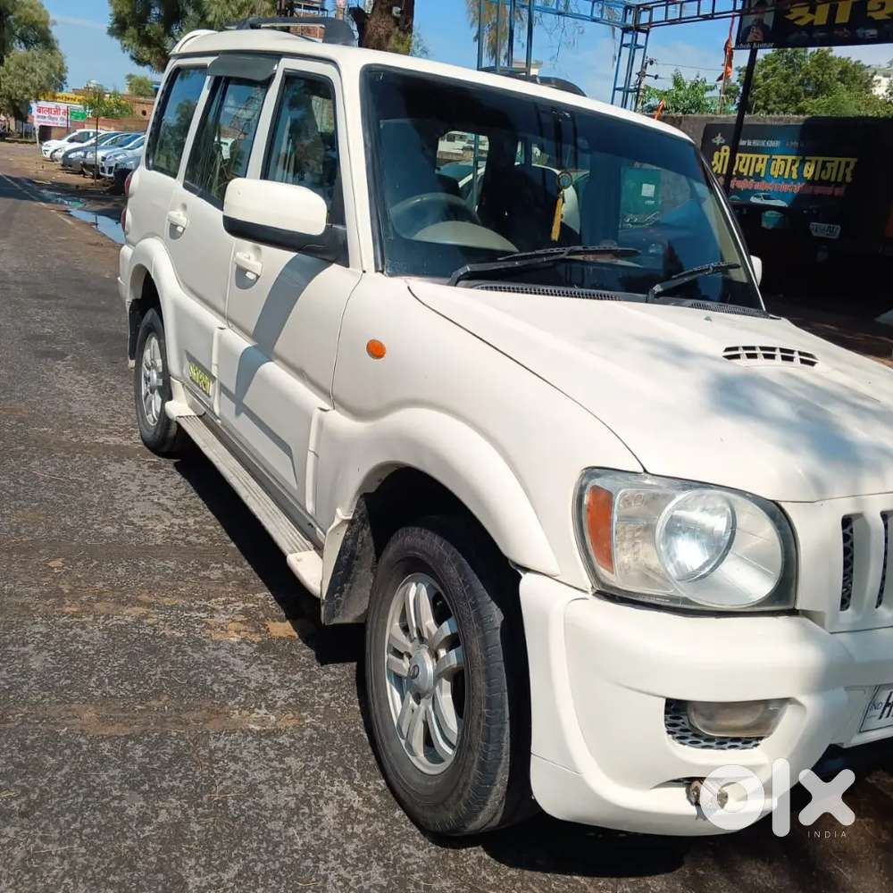 Mahindra Scorpio Classic 2012 Diesel 70000 Km Driven
