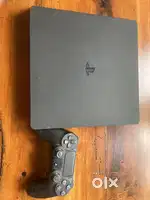 PS4 Slim 1 TB + 5 games ( Uncharterd 4, GOW, HZD, COD IW, COD MW)