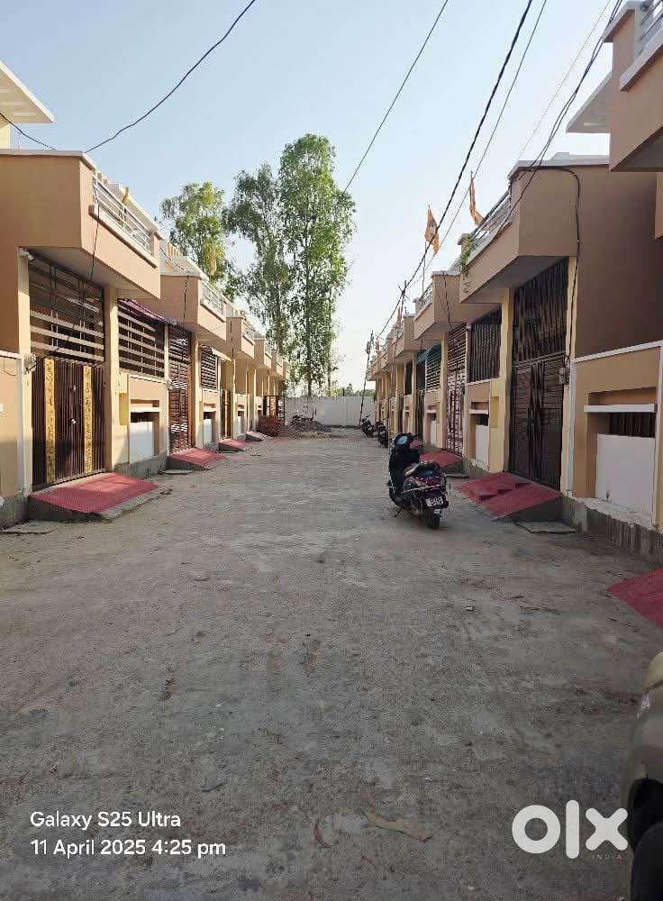 रहने वाले क्षेत्र में बना बनाया मकान सीतापुर रोड पर