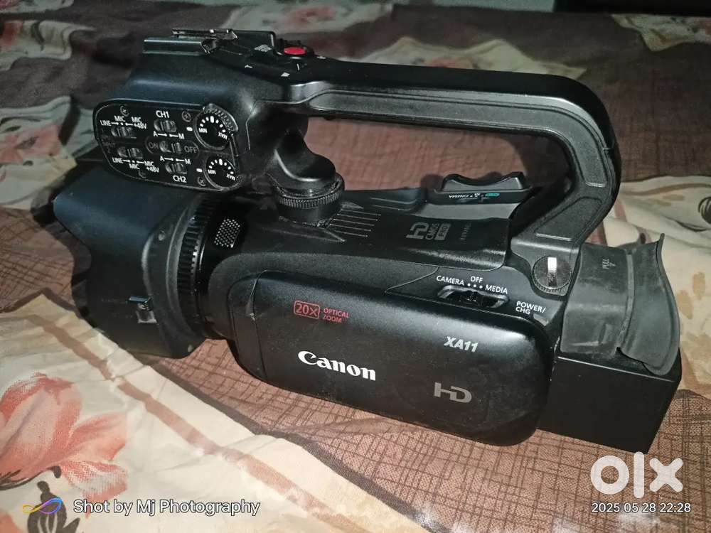 Canon xa11