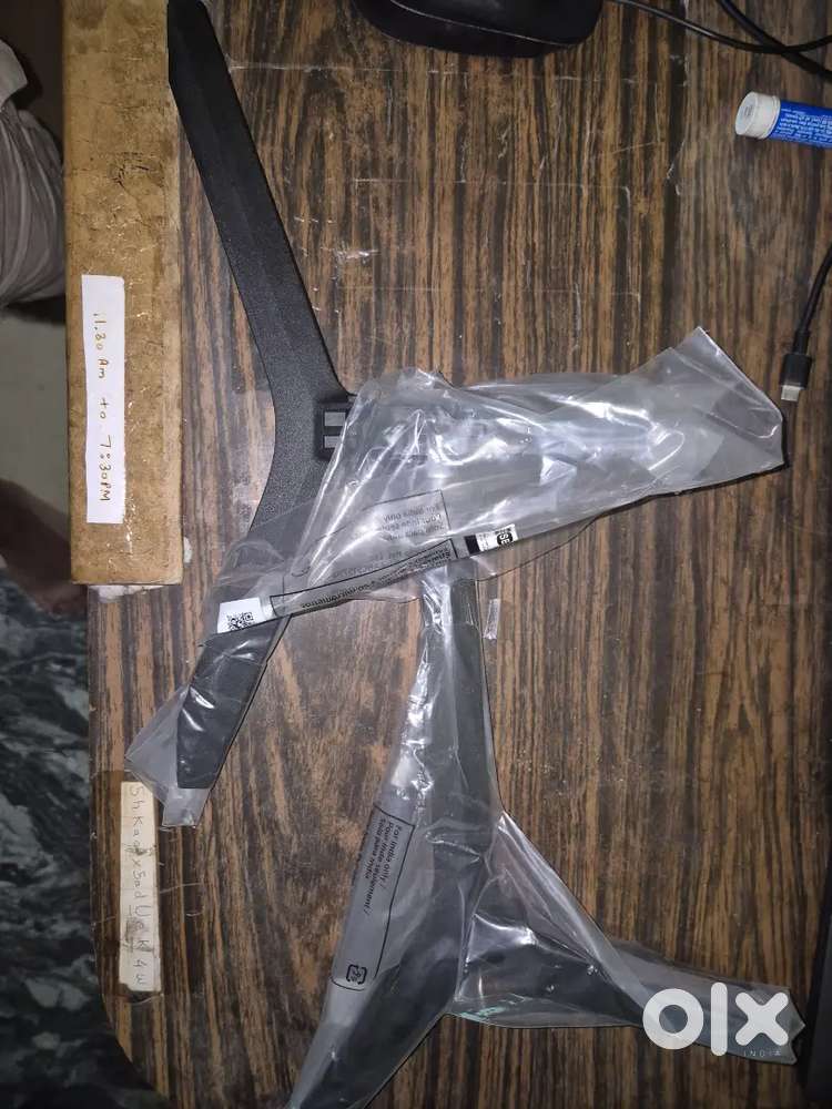 Sony bravia 3 /2  tv table top stand