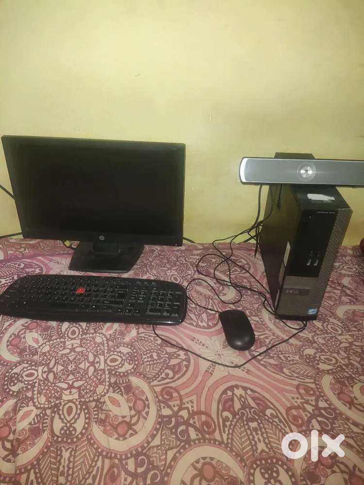 Dell corei5 Intel with complete set going cheap