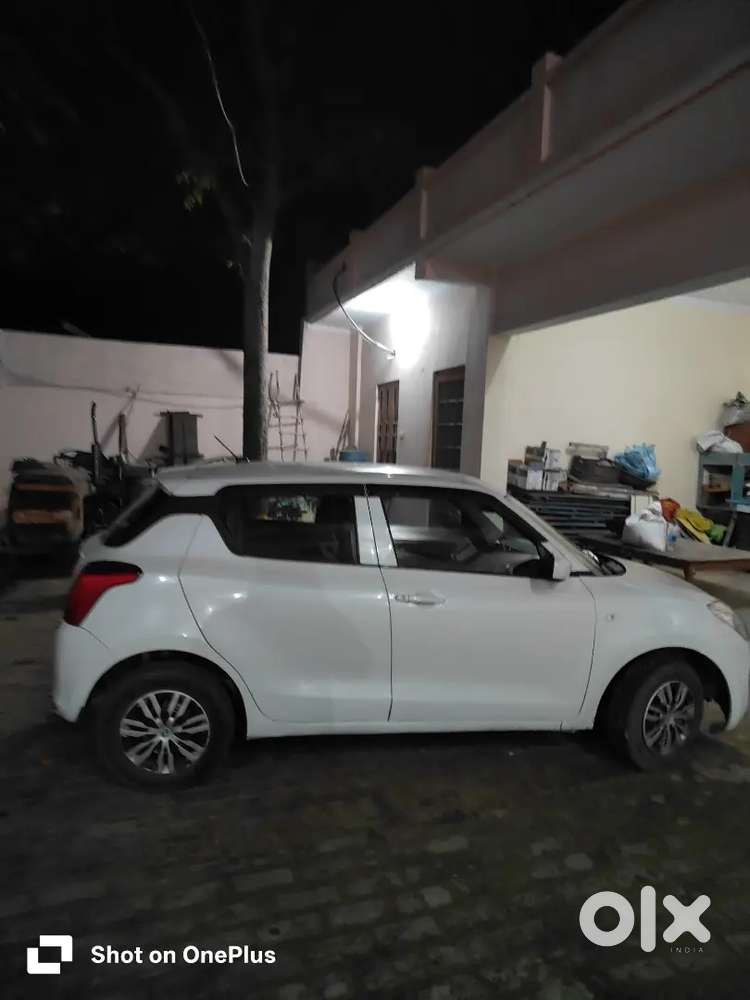 October month ki ldi model h nam karne pdege