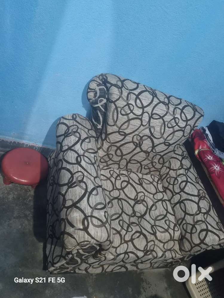 Sofa set 3seater, 1seater 2 pics