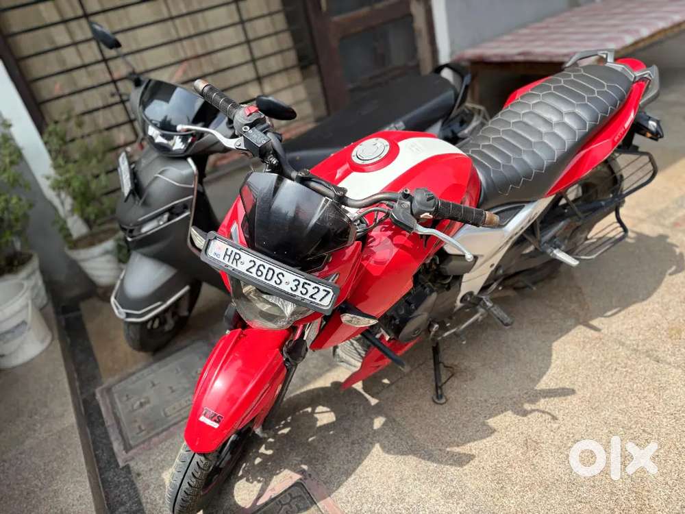 TVS Apache RTR 160 4V
