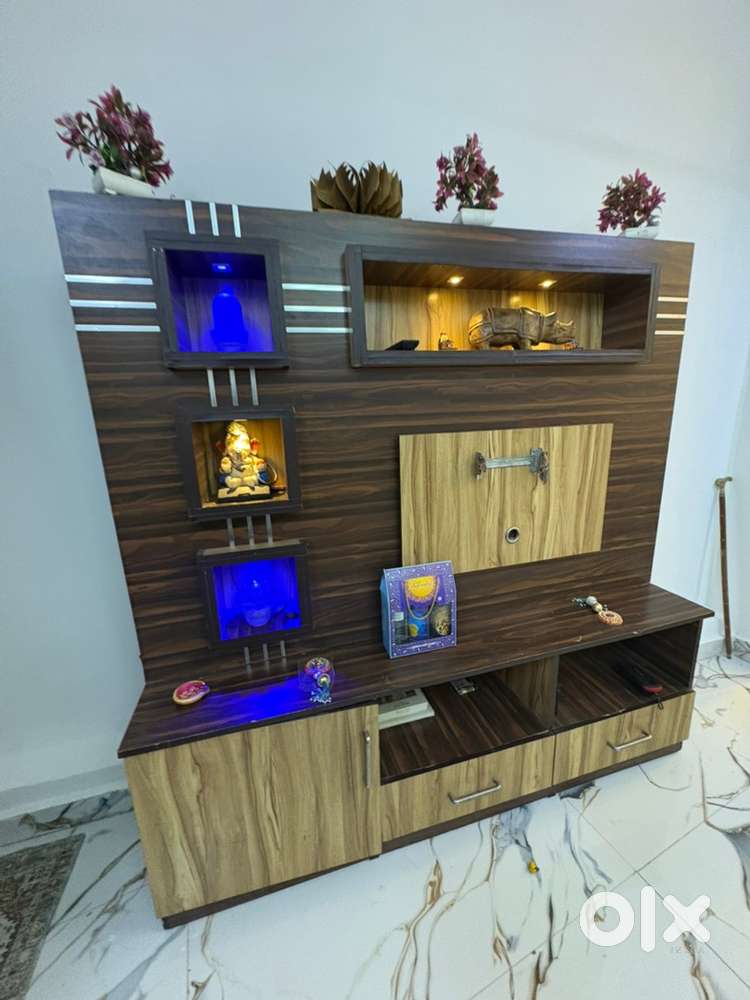 Morern wodden TV & display unit  entertainment wall unit with led ligh