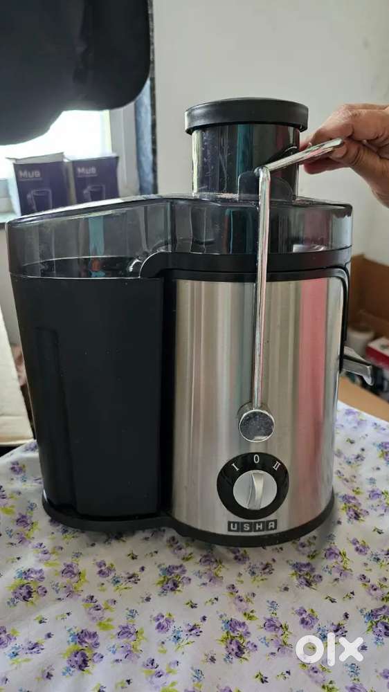 Juicer 400 W Juicer silver and black