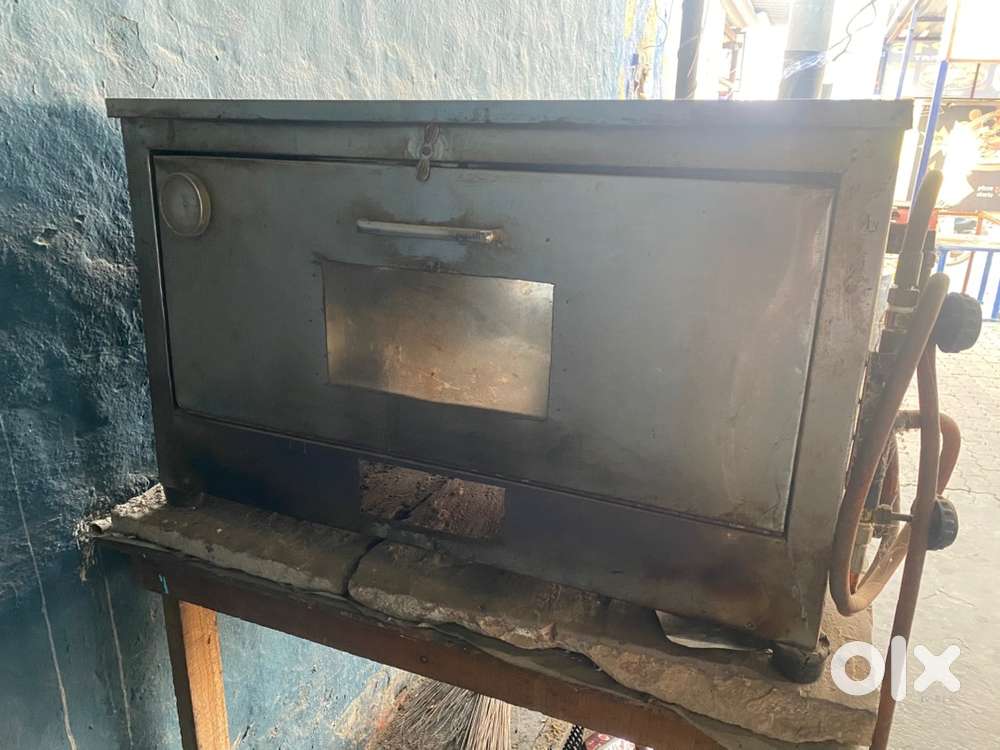 Gas. Pizza. Oven