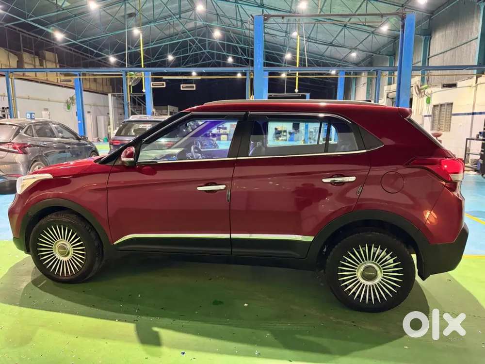 Hyundai creta Excellent Showroom Track