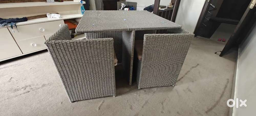 Square Dinning Table