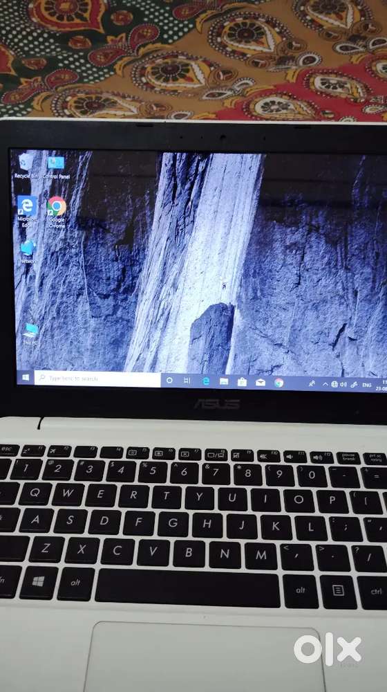 Sell asus laptop and charger only keyboard problem