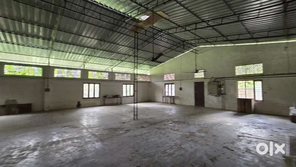 Chalakkudy koratty 28 cent 5000 sqft godown for sale immediately