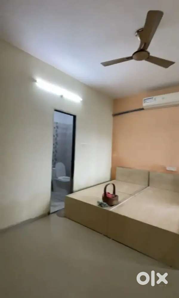 Need a chill female roomate