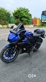 Bhai bike ek dum okay hai or full accessories lagi hui hai