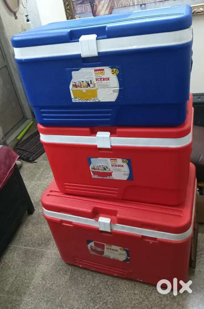 Brand new ice boxes, never used even once. Set of 3